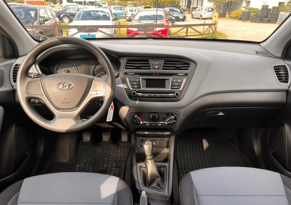 Hyundai i20 cena 30999 przebieg: 170000, rok produkcji 2017 z Zawadzkie małe 121